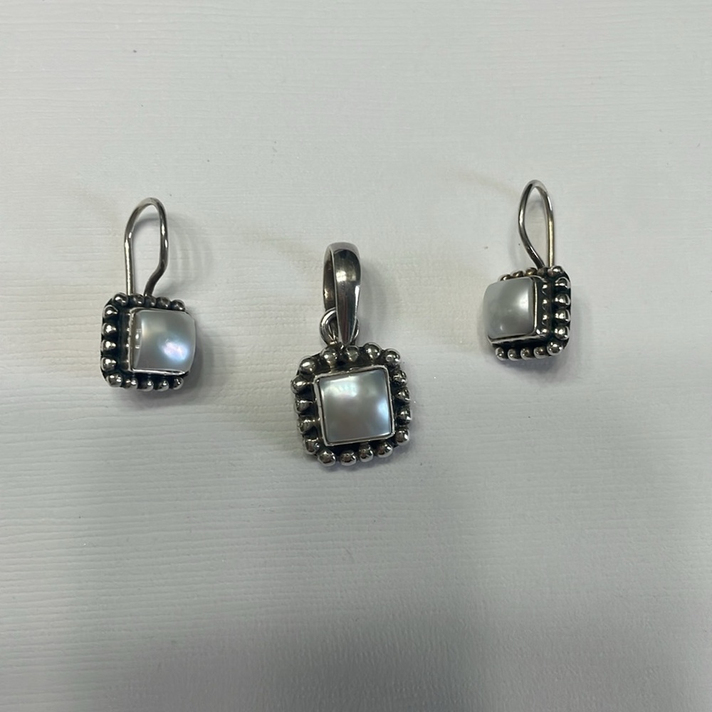 Silpada Vintage Pendant and Earring Set